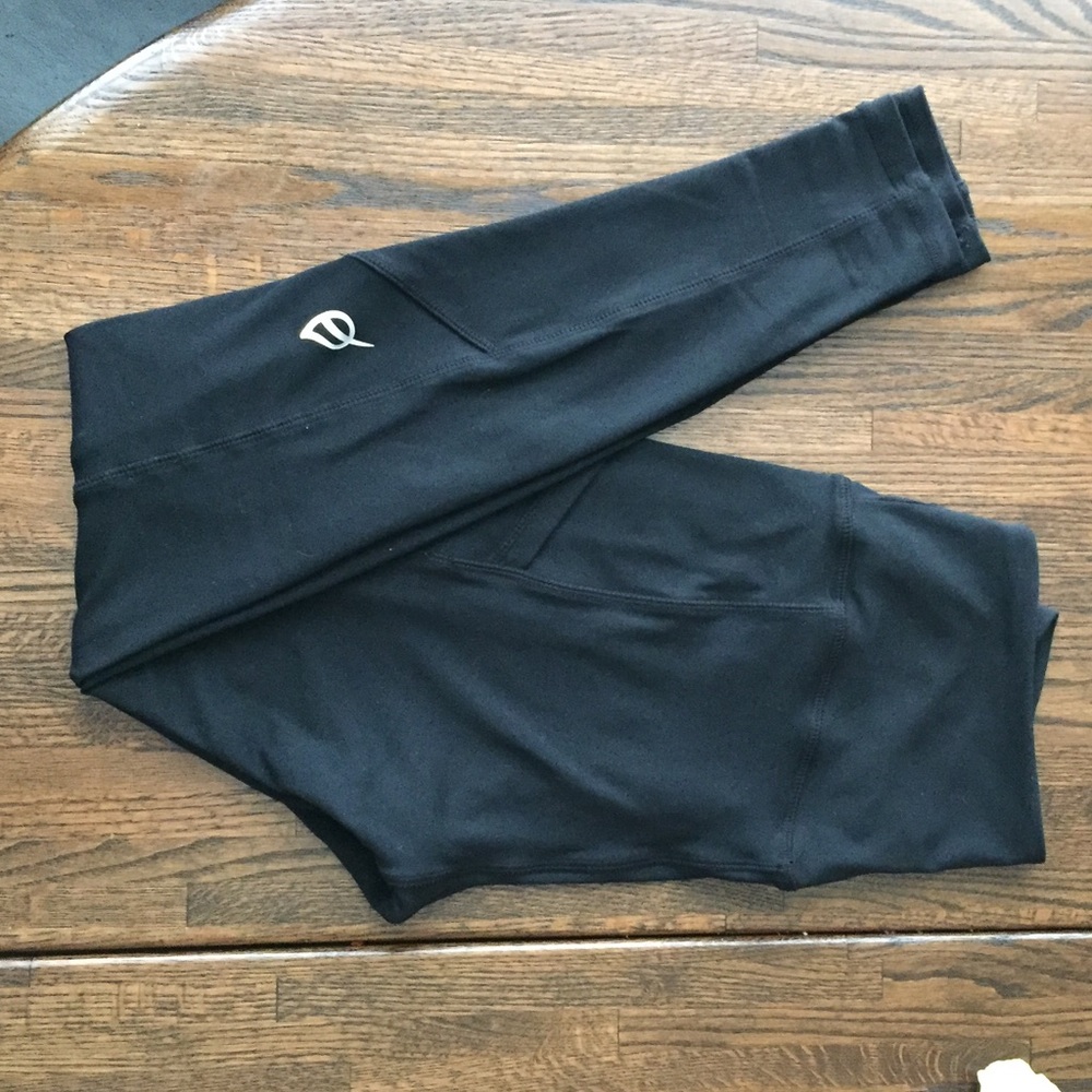 P’tula NWT size small black leggings